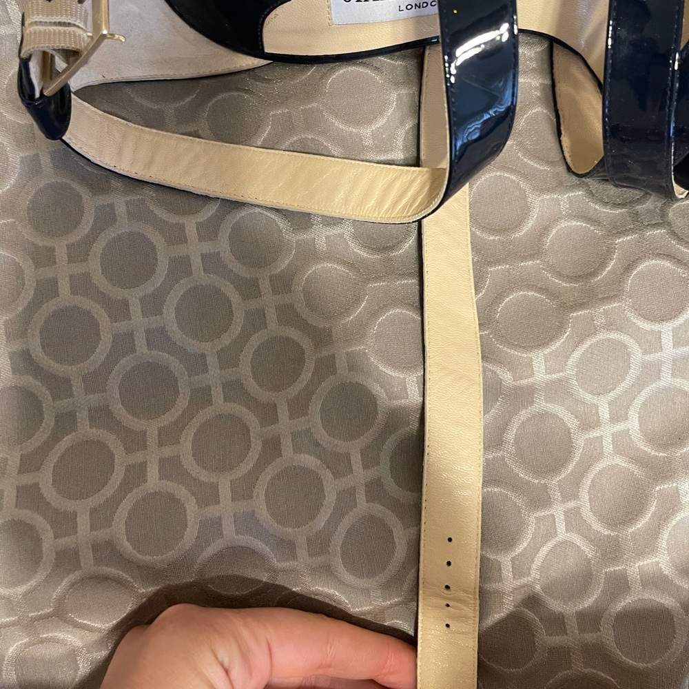 Shoes - Picture 3 of 8